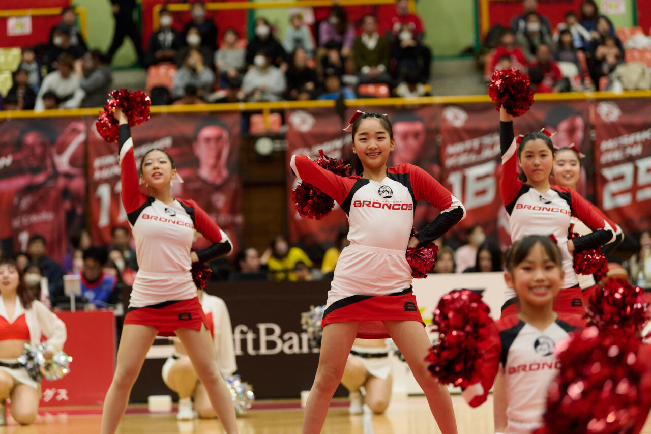 broncos_cheer_school